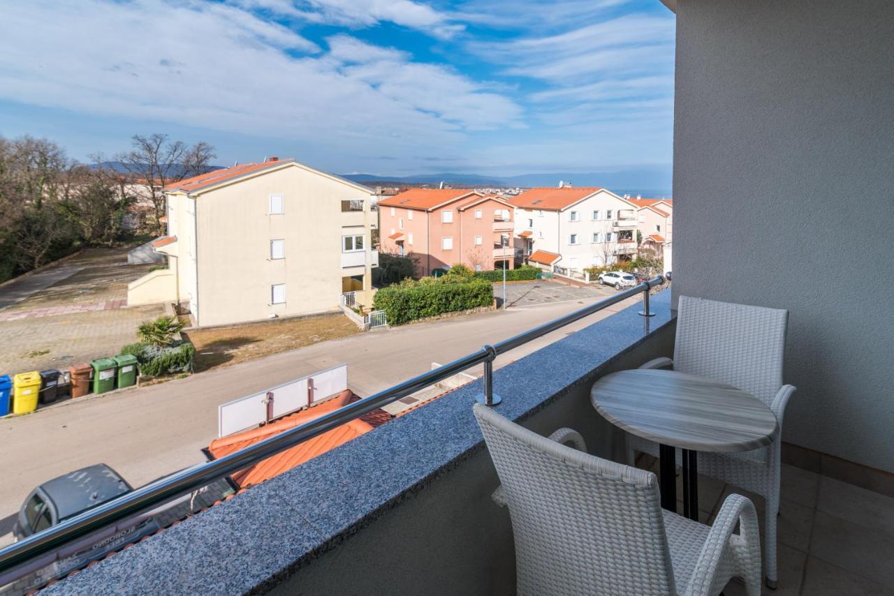 Apartments & Rooms Lavanda Malinska Exterior photo