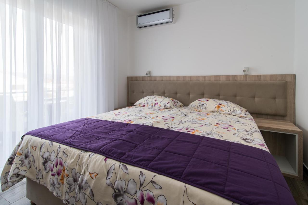 Apartments & Rooms Lavanda Malinska Exterior photo